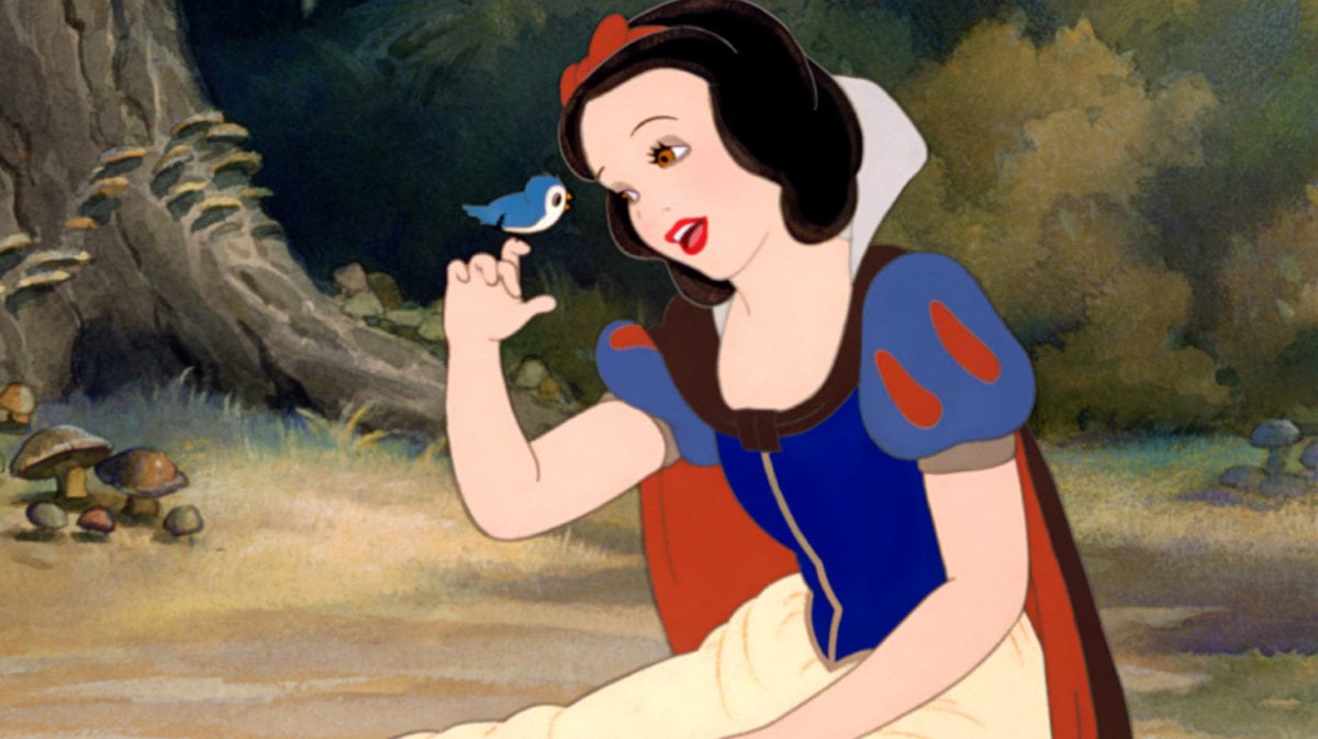 Get Excited Disney Is Making A Live Action Snow White Movie Simplemost