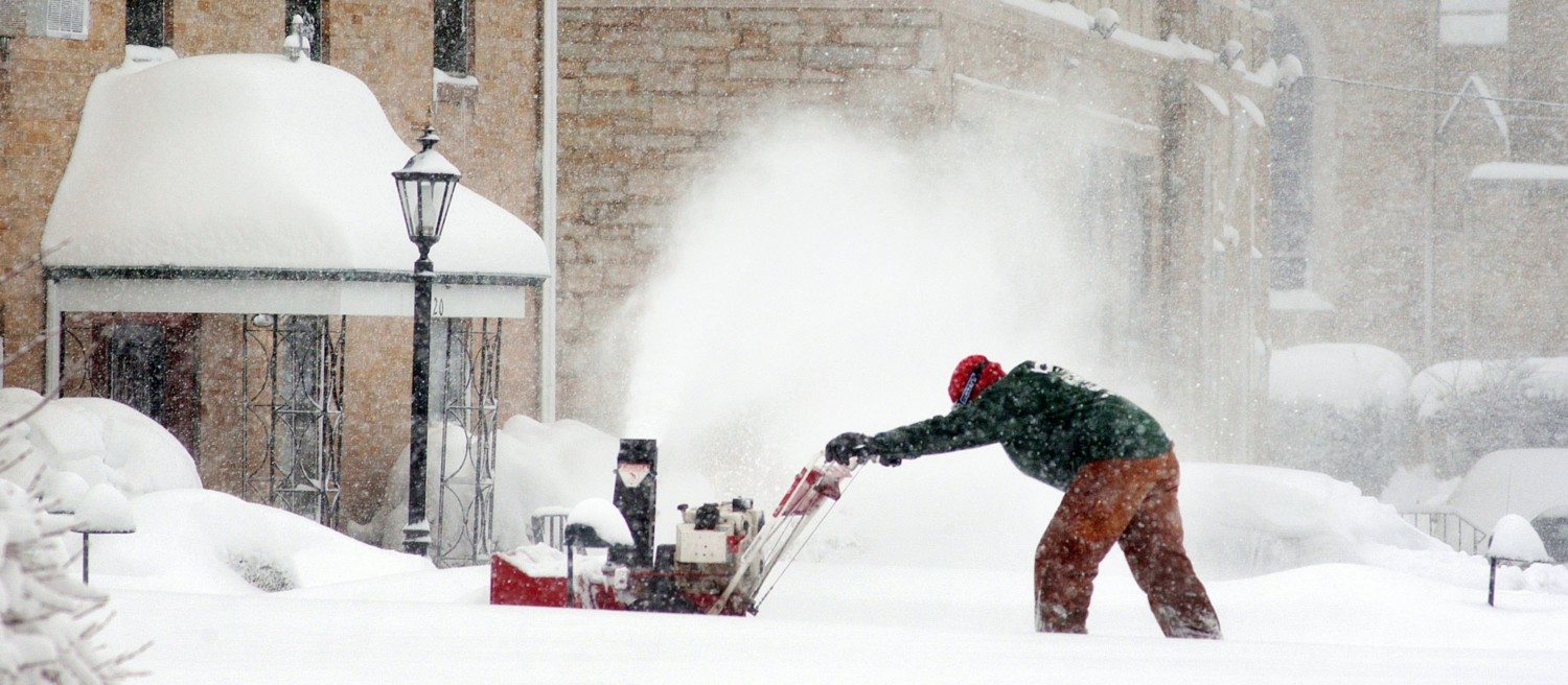 WHAT TO DO WITH YOUR SNOWBLOWER AFTER YOU ARE DONE USING IT 