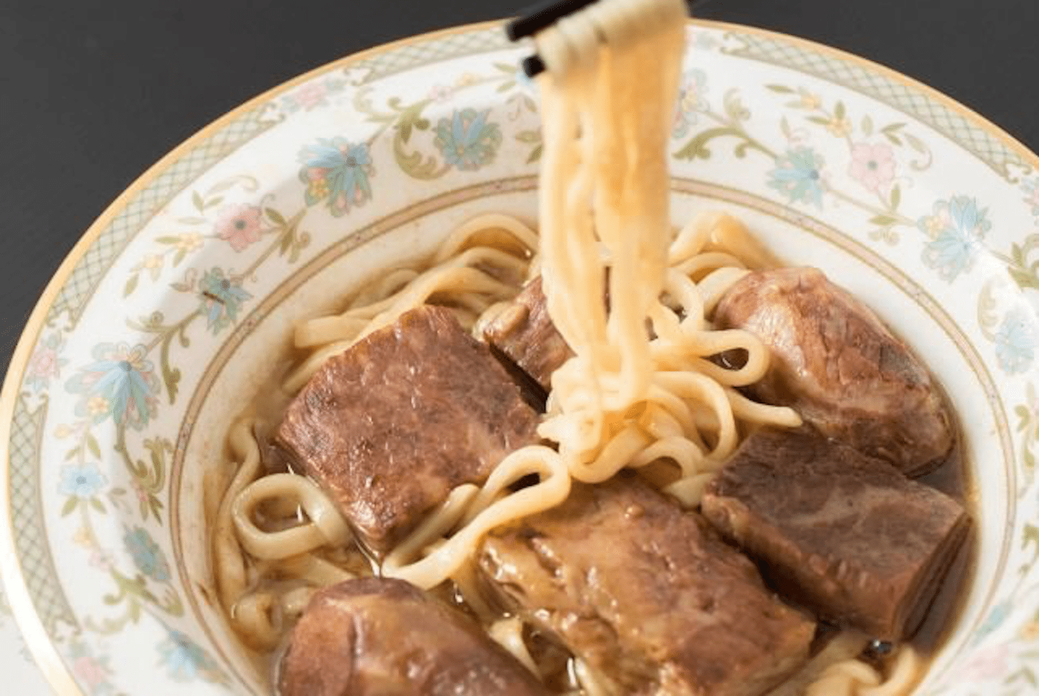 taiwan-restaurant-serves-most-expensive-beef-soup-in-the-world