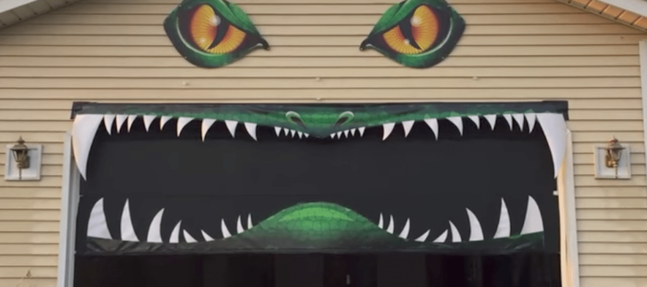 Monster House Has Scary Garage Door For Halloween Simplemost