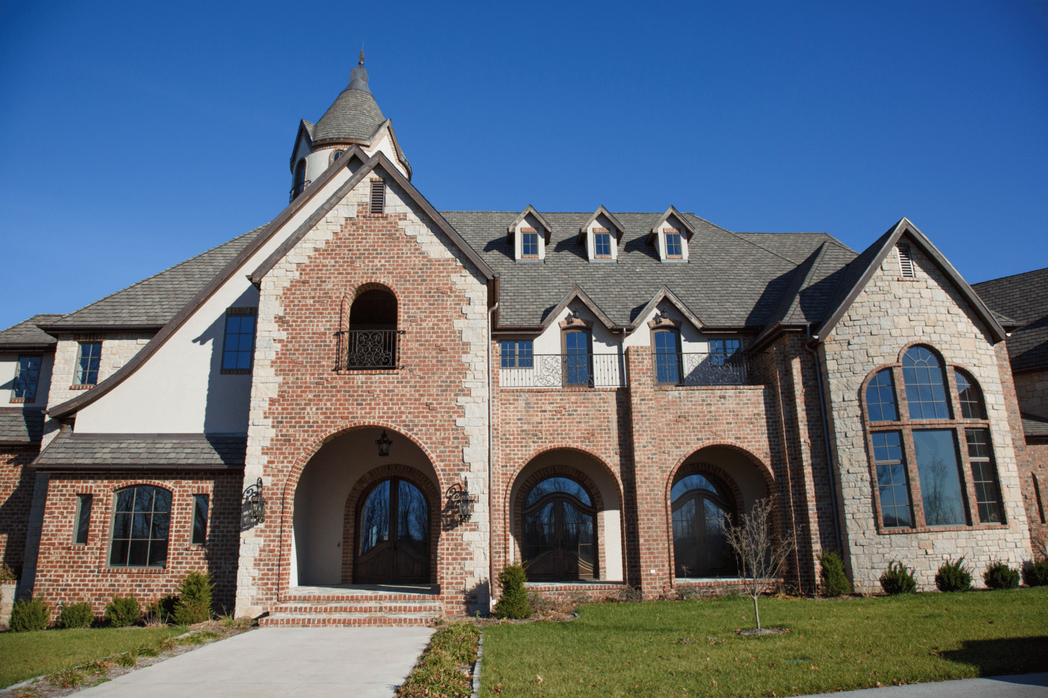 Cole Hamels and wife donate $9.4M Missouri mansion to charity
