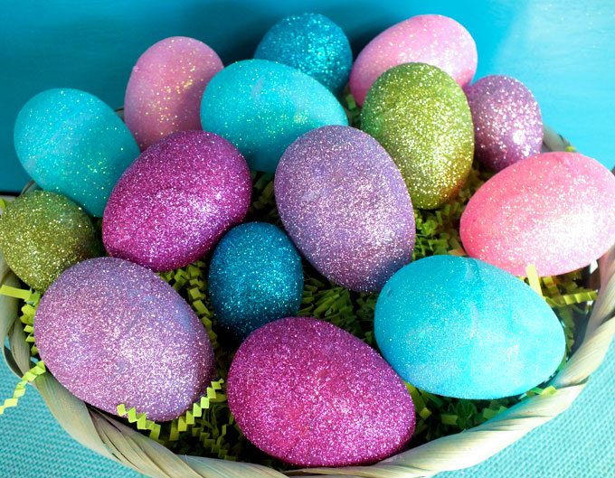How to make glitter Easter eggs