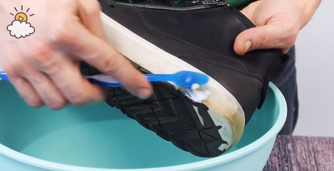 best way to clean shoe