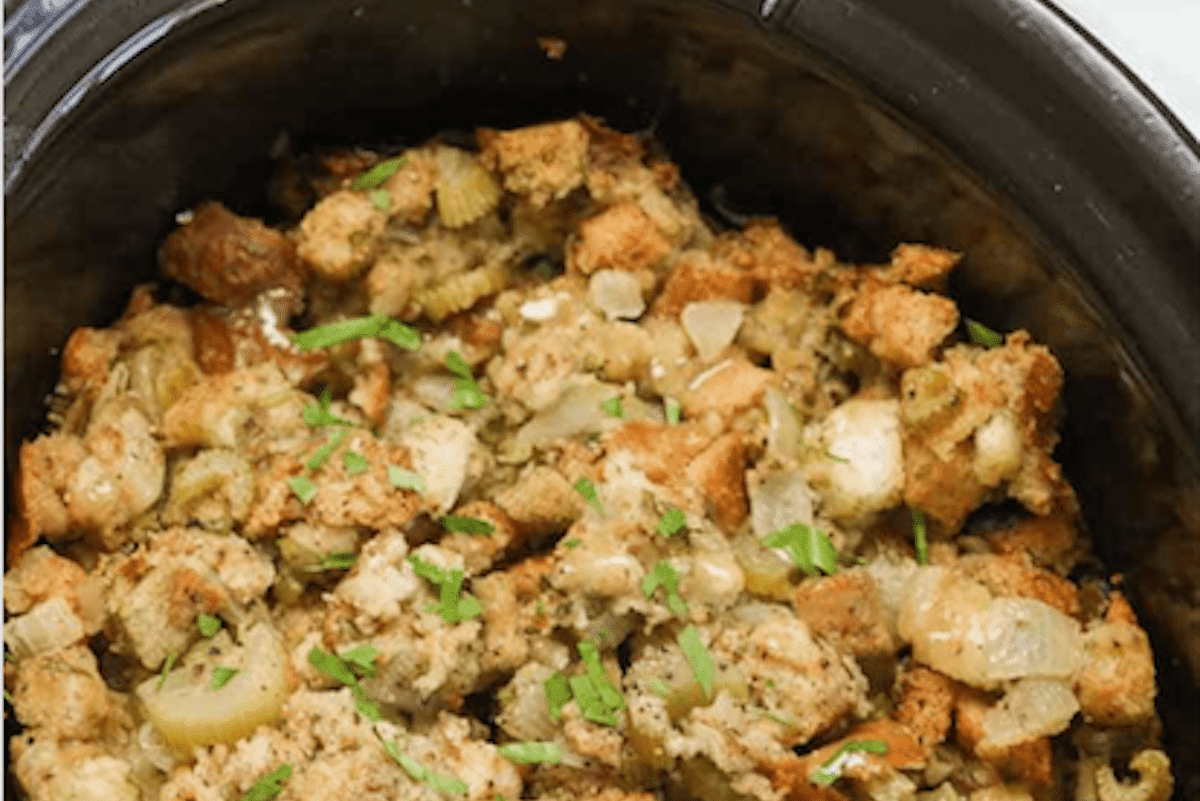 An Easy Slow Cooker Stuffing Recipe For The Holidays Simplemost 