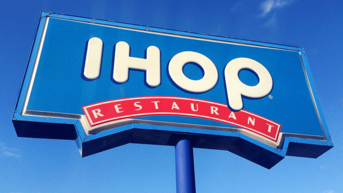 IHOP Created A Holiday Menu Inspired By The Grinch - IHOP's Green