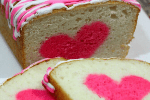 This Vanilla Strawberry Heart Cake Is A Perfect Valentine’s Day Dessert