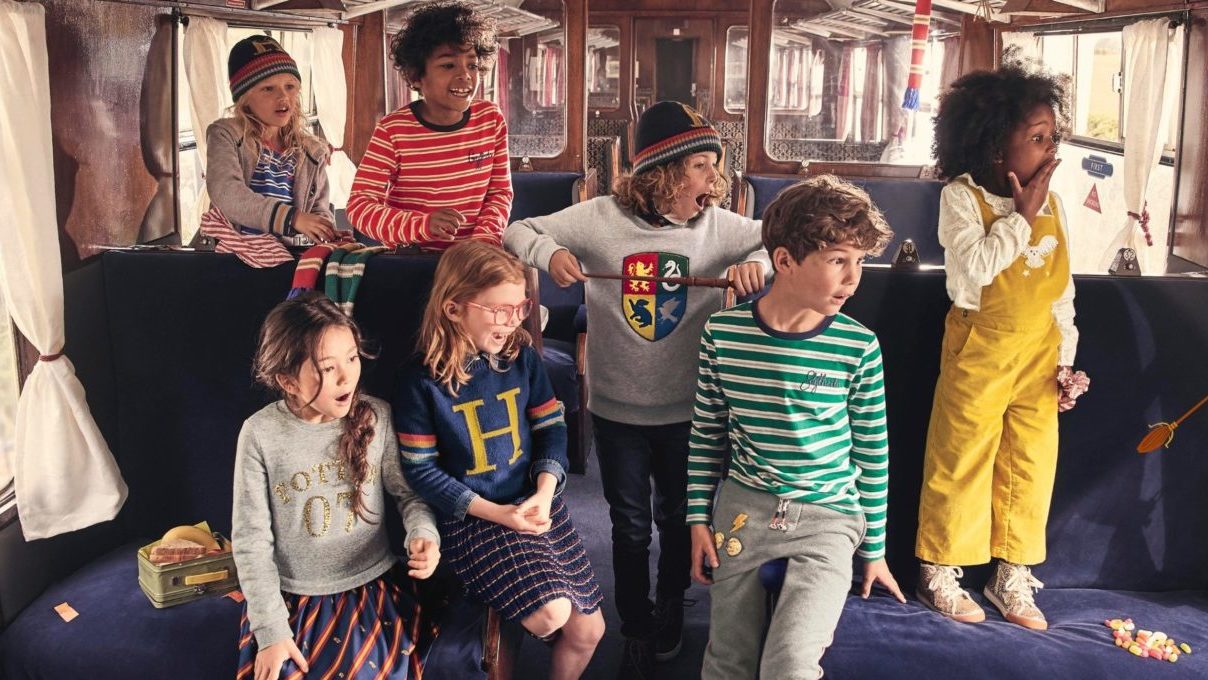 conjunctie Tandheelkundig Beweegt niet This new Harry Potter kids' clothing collection is 'riddikulus-ly' cute