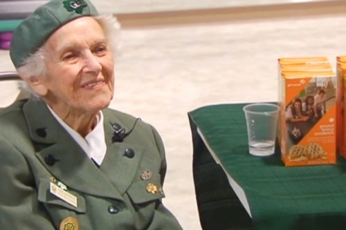 A 98-year-old Woman Has Been Selling Girl Scout Cookies Since 1932