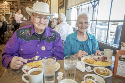 Cracker Barrel Is Selling Beer And Wine In Some Locations