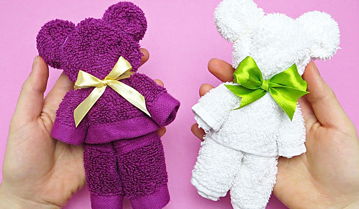 Hand towel teddy bears are so easy to make