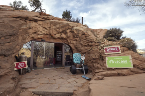 You Can Stay In The Grinch’s Cave For Just $20