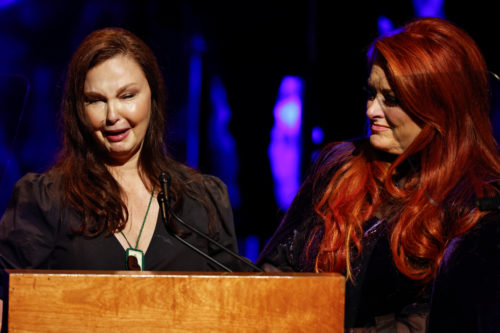 The Judds Inducted Into Country Music Hall Of Fame In Moving Ceremony