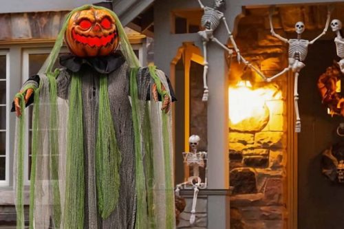 10 Halloween Animatronics On Amazon That Will Freak Out Your Guests