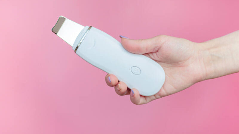 This Electronic Skin Spatula Will Clean Out Your Pores - Blackhead Removal  Spatula