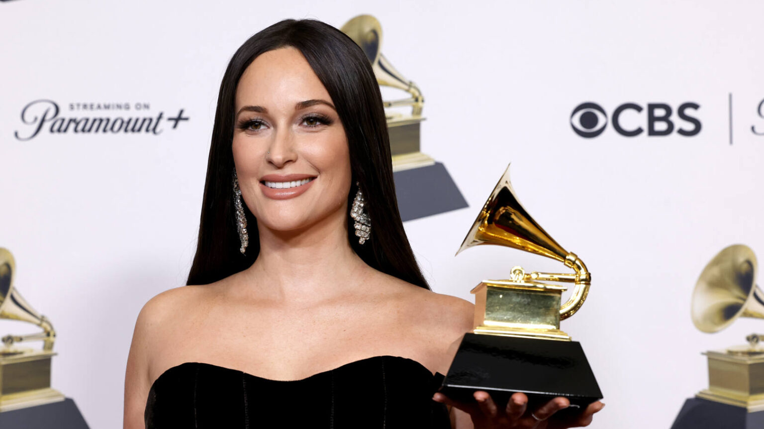 Kacey Musgraves announces 2024 concert tour and drops new song